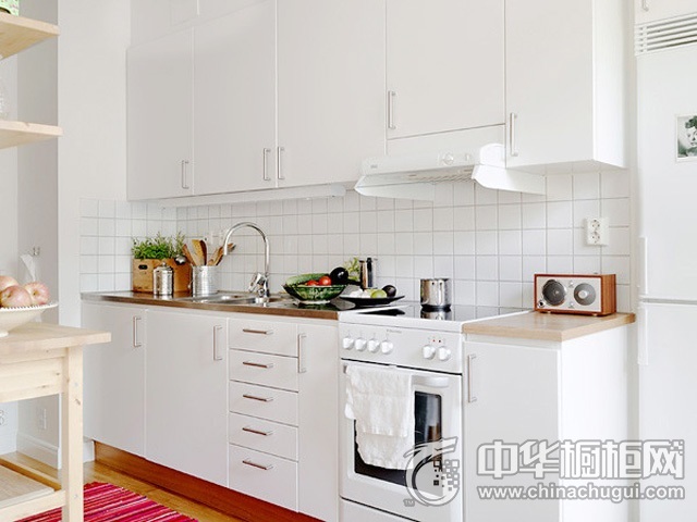 一字型整体橱柜图片  白色开放式厨房装修效果图