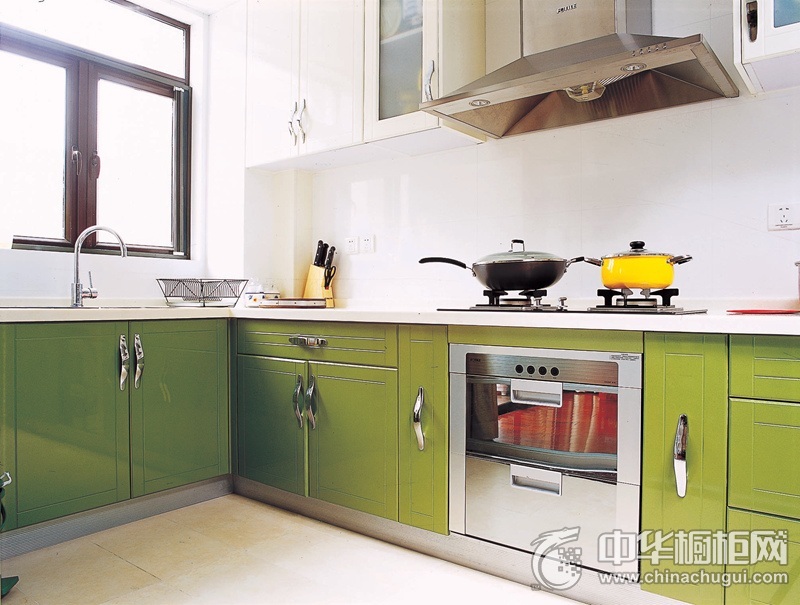 125㎡三居室厨房绿色橱柜装修效果图  绿色橱柜图片