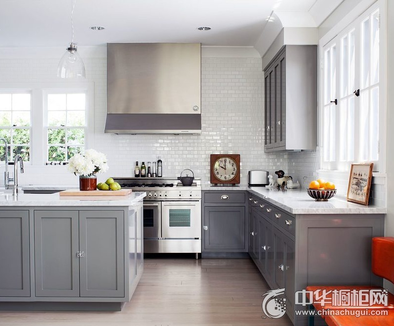 欧式风格厨房灰色系整体橱柜图片 整体橱柜装修实景图