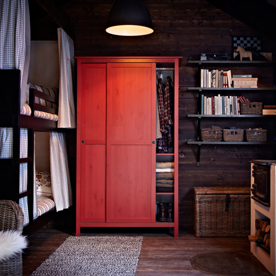 乡村风格红色衣柜效果图 小卧室整体衣柜效果图