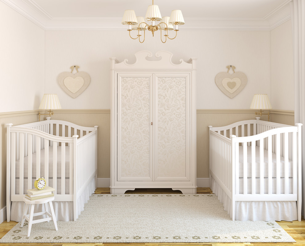 婴儿房精致实木小衣柜效果图   白色实木雕花衣柜图片
